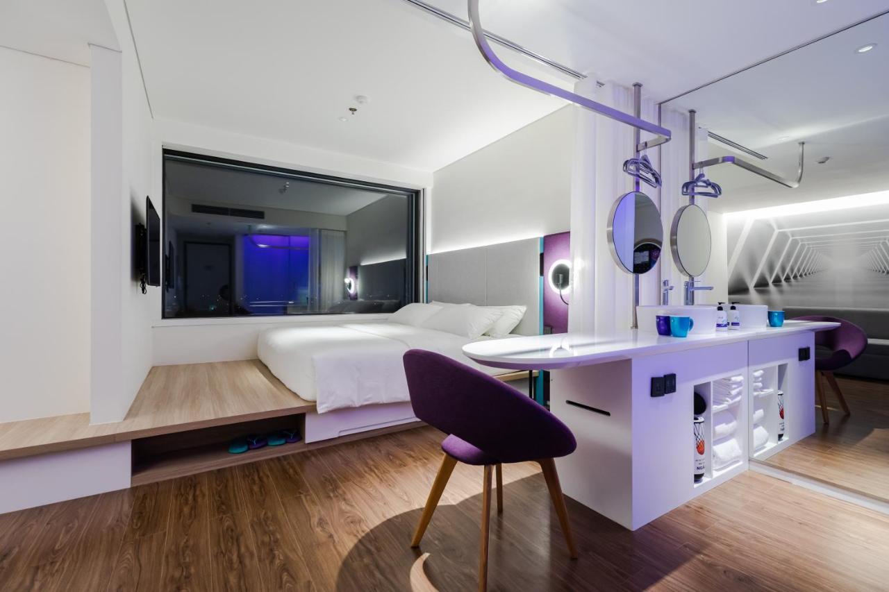 Tru By Hilton Nam Dinh City Centre Buitenkant foto